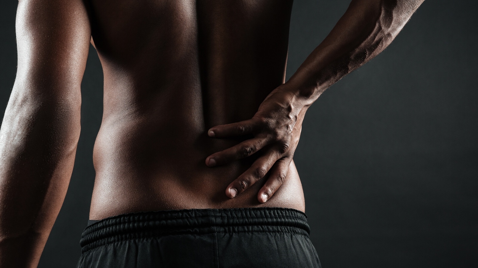 8 gym dos and don&rsquo;ts every person with back pain needs to know