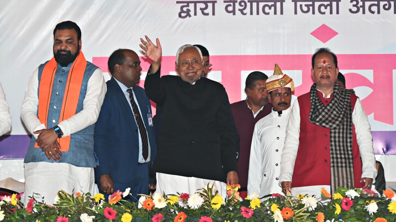 Amid &lsquo;Dashazari sena&rsquo;, Nitish sharpens 1 crore job pitch, winds up Samriddhi Yatra first leg