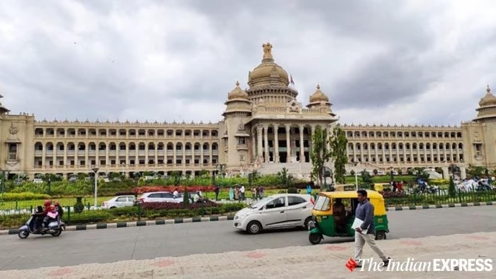 Man facing police probe attempts suicide outside Vidhana Soudha in Bengaluru