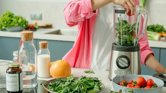 Time to replace your old mixer? These 8 top-rated mixer grinders under 5000 are a smart upgrade