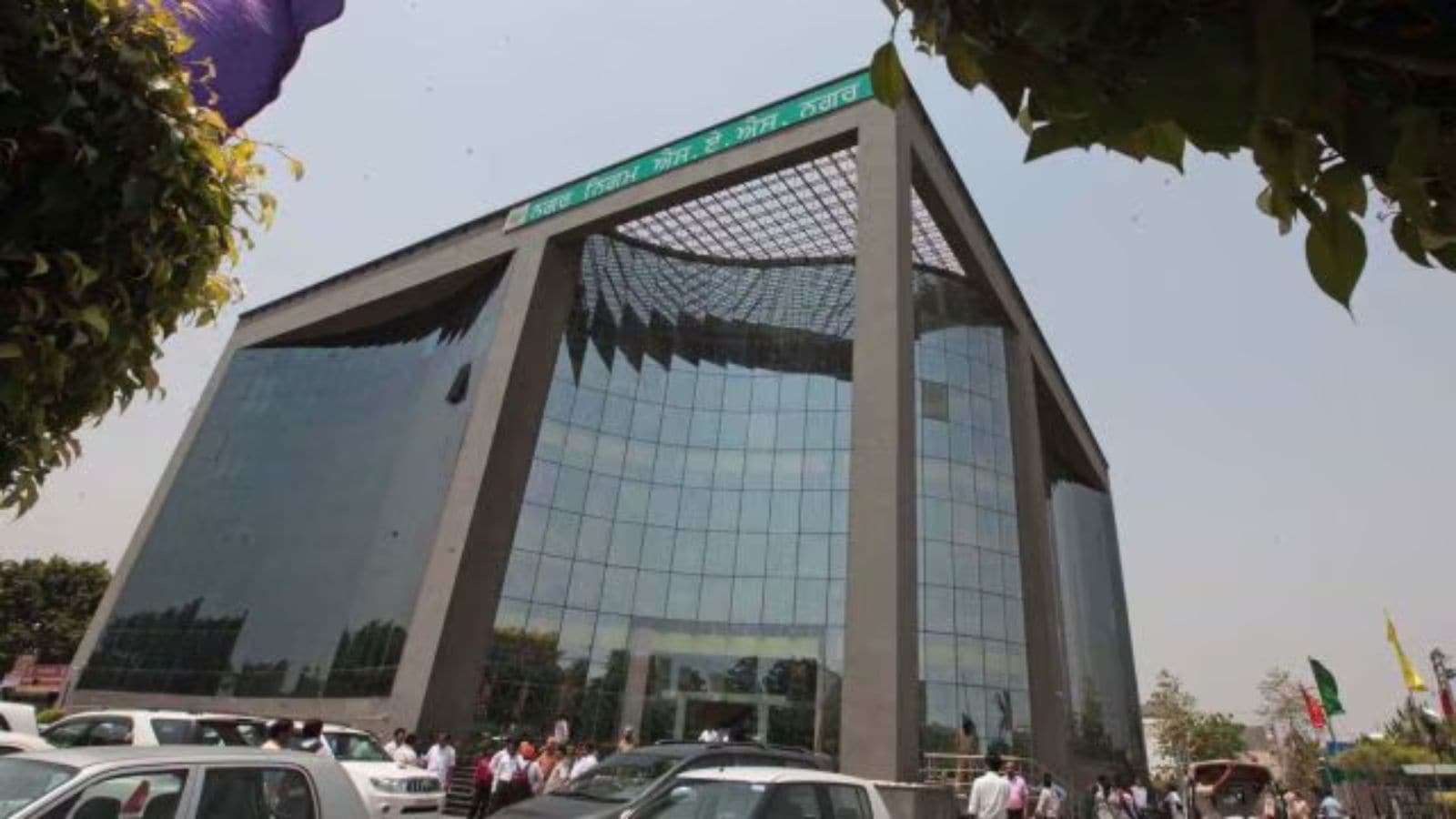 Mohali MC takes major step towards civic reforms: Door-to-door waste collection, Aadhaar-based attendance system implemented