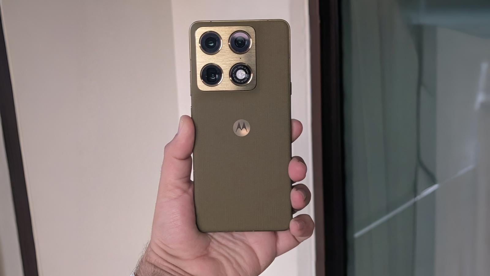 Signature is going to be a flagship franchise, will bring Razr Fold to India: Motorola executive