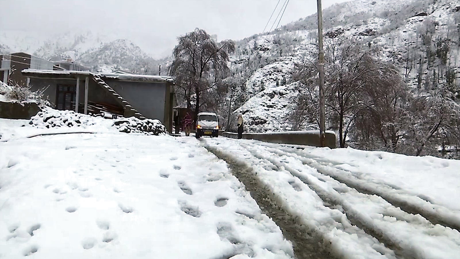 Snowfall and rain to continue in northern India till early February, says IMD