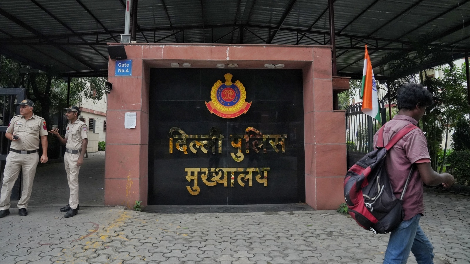 Two men who attacked policeman, snatched his pistol and shot at him in Southwest Delhi arrested