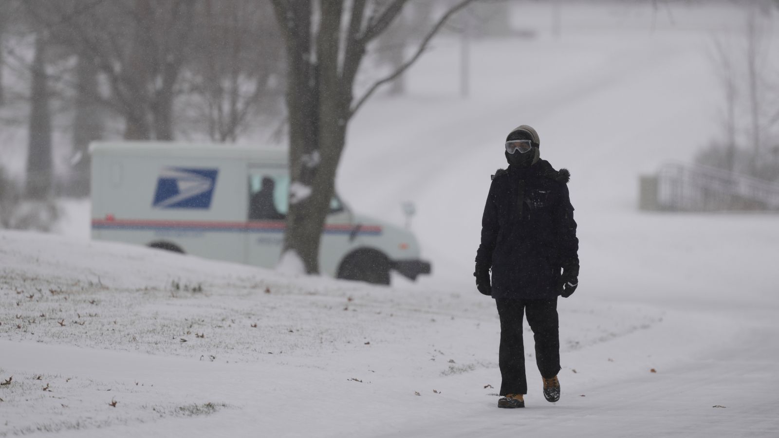 US Winter Storm Live Updates: Storm leaves 160,000 without power, emergency declared in multiple states