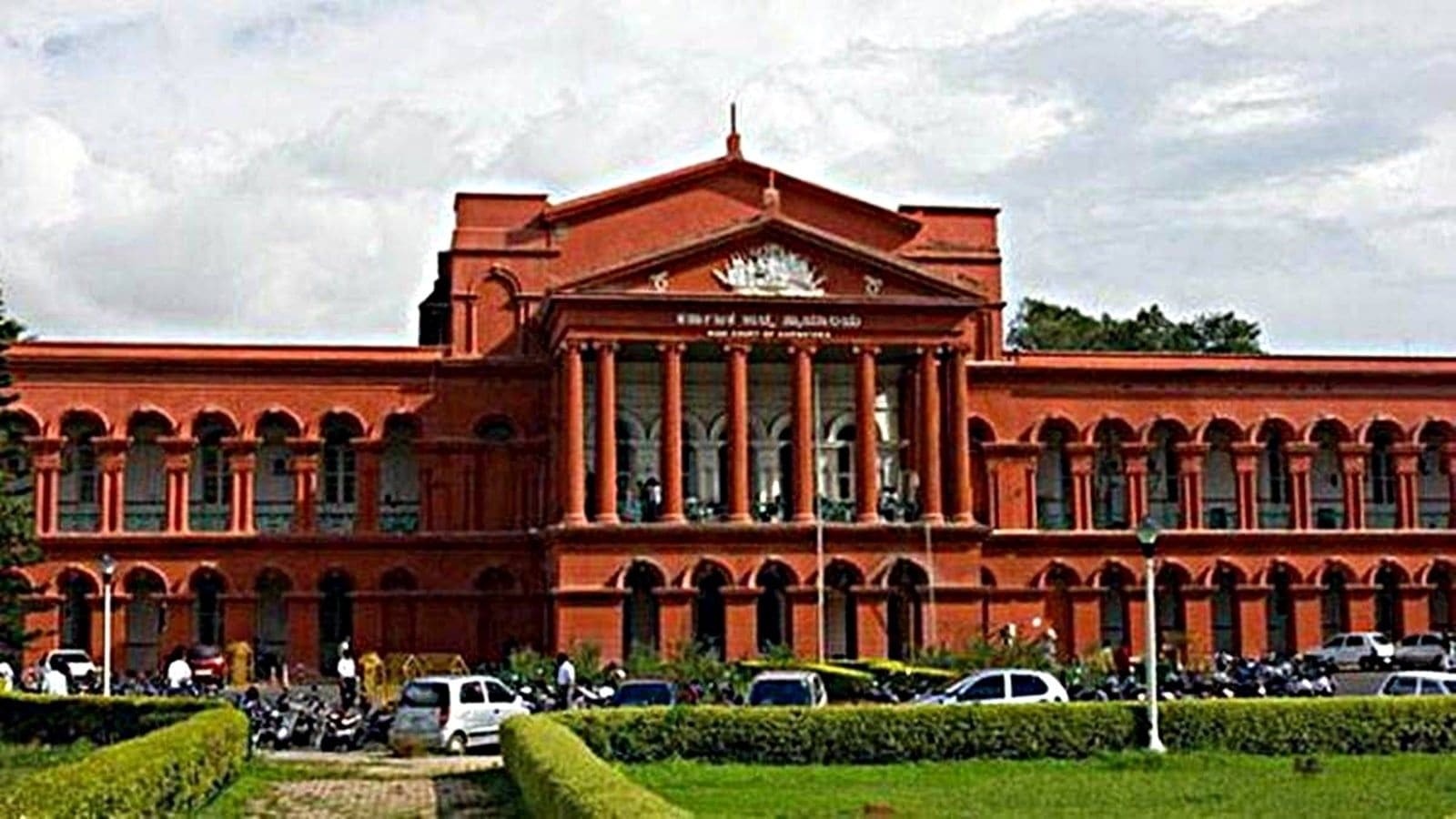 &lsquo;Totally illegal&rsquo;: Karnataka HC on tahsildars changing land records before appeal period ends