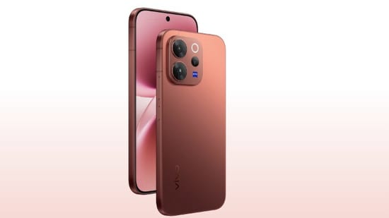 Vivo V70 Elite 5G smartphone with Qualcomm’s Snapdragon 8s Gen 3 chipset launched in India. (Vivo)