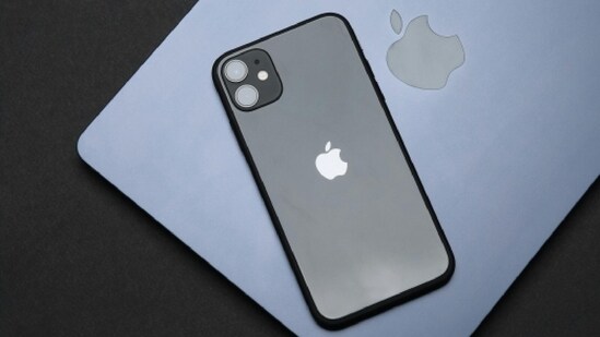 iOS 18.7.7 fixes vulnerabilities that were used by DarkSword exploit. (Pexels)