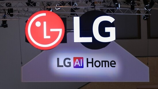 LG is expanding its commercial appliance business with a Professional Laundry lineup for high-volume laundry operations worldwide. (Bloomberg)