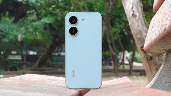 Redmi Turbo 5 Review: I came for the performance, stayed for everything else